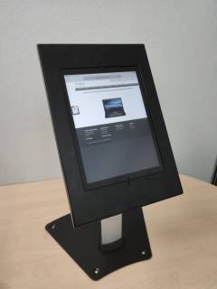iPad stand rental 02